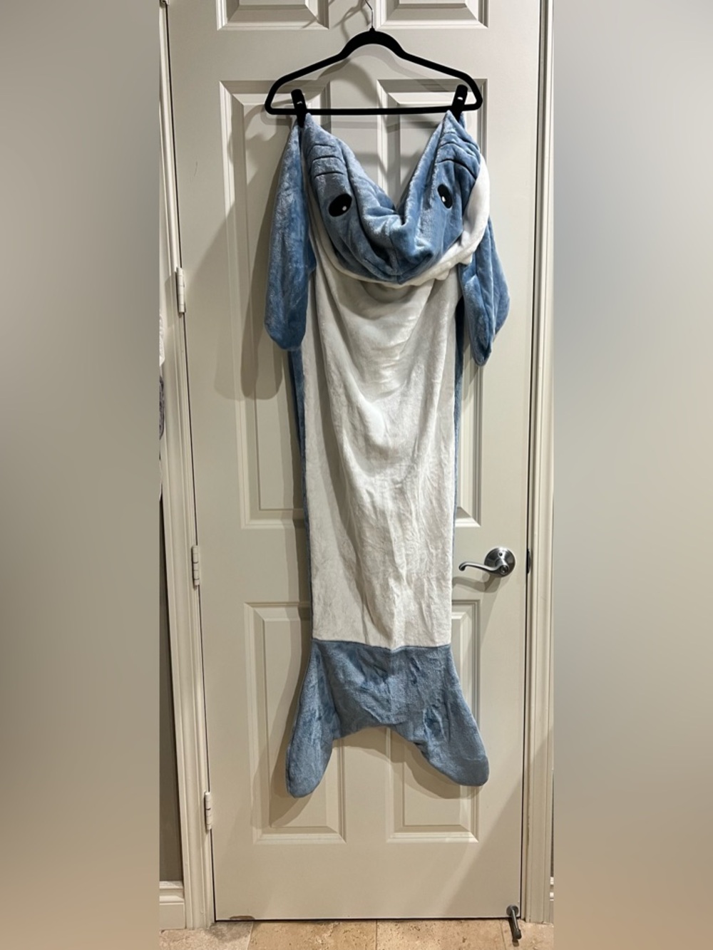 Hooded Shark Blanket – Plush Wearable Throw – Light Blue & White
